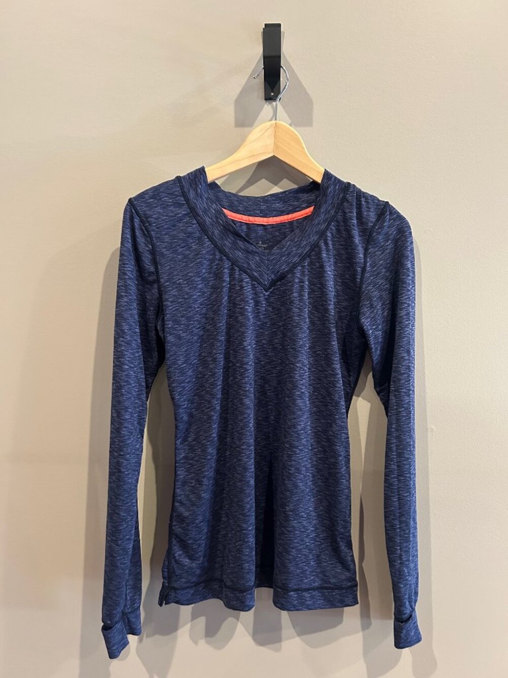 Cuddl Duds “Flex Fit” long sleeve V-neck base layer